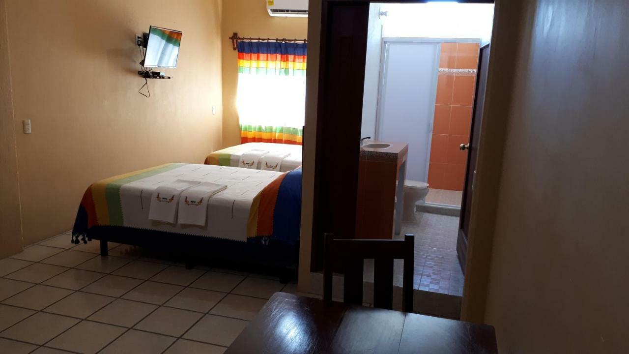 Hotel Alebrijes ซาน เปโดร โปชุทลา ภายนอก รูปภาพ